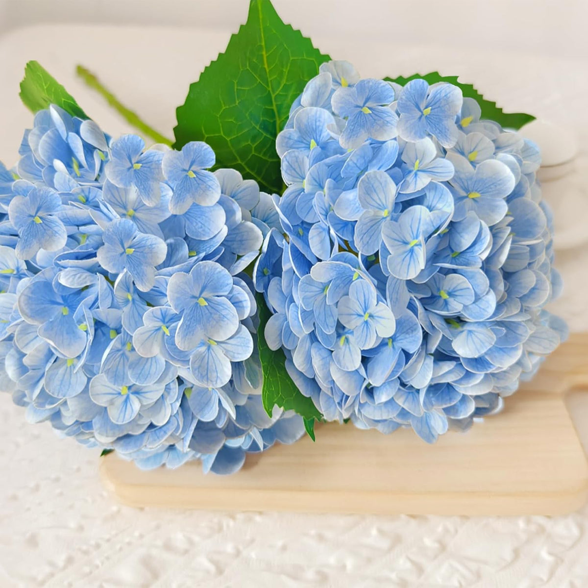 Real Touch Blue Hydrangea Artificial Flowers with Stems, Fake Silk Flowers for Outdoors, 3 Pcs Artificial Flowers for Home Decor Wedding Bouquets Centerpieces Vase