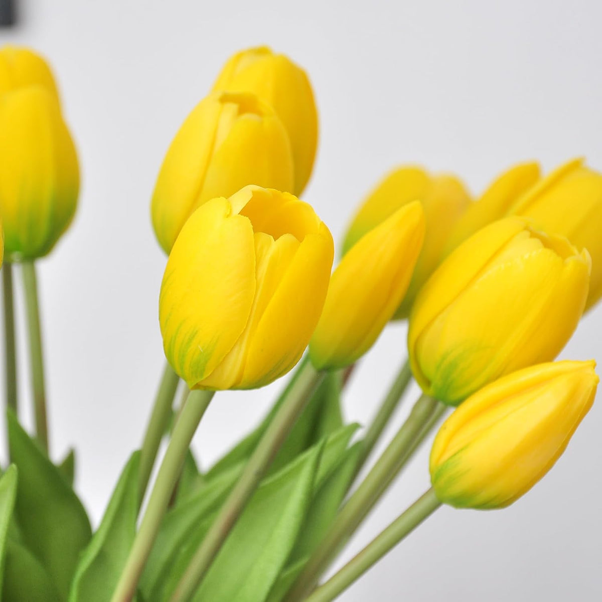 10PCS 16inch Artificial Tulip Flowers Real Touch Tulip Latex Tulip Artificial Plastic Flowers Fake Bouquet Dining Table Home Office Party Wedding Birthday Garden Store Decoration (Yellow)