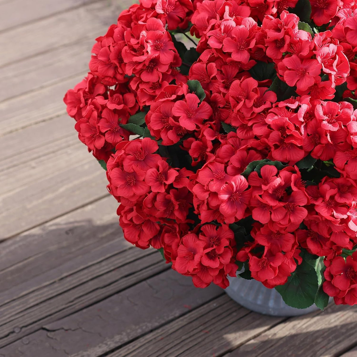 8 Bundles18" Artificial Geranium Flowers for Outdoor Spring Summer Decoration, Fake Silk Geranium Faux Plants UV Resistant for Front Door Planter Outside Home Garden Balcony Yard Porch Decor (Red)